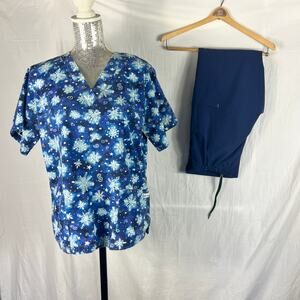 UA Scrubs Winter Snowflake Set Women's Small Top Pants Pockets Nursing Medical
